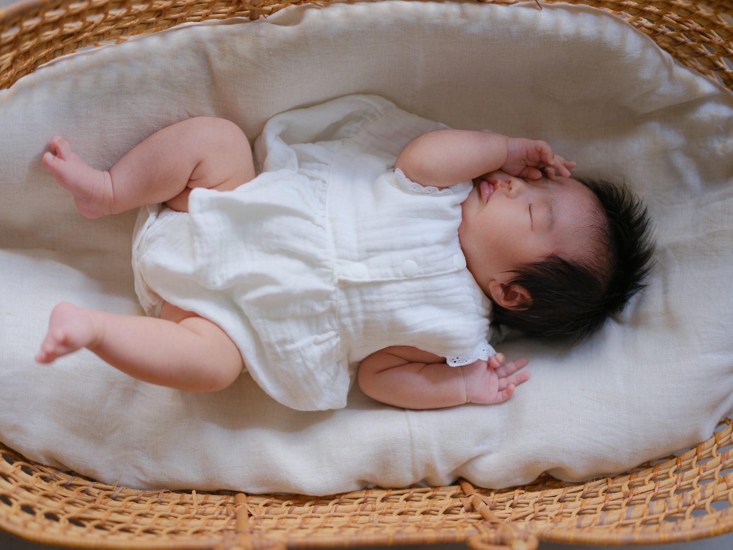 ニューボーンフォト 新生児 籠スタイル｜十色写真STUDIO 広島
